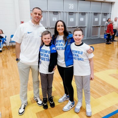 Father. Husband. Teacher. Coach. Head Boys Basketball Coach at Greenfield-Central High School 🧃BRING THE JUICE!#CLM