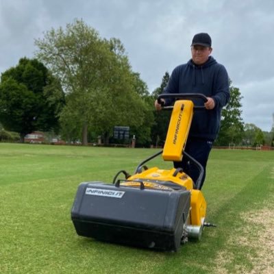 Senior Groundsman at Haberdashers boys school 🚜 formally at Harrow school 🚜 The Grove🏌🏿♂️Little Hay golf complex🏌🏿♂️