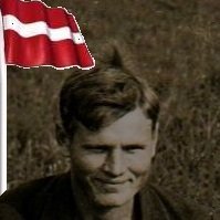 Iesaistos viedokļu apmaiņā par transporta, Latvijas vēstures, iekšējās un ārējās politikas, sporta u.c. mani interesējošiem jautājumiem.