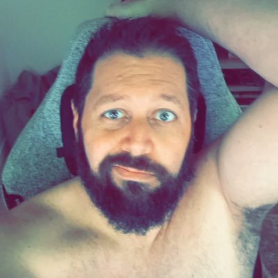 Smarter than your average bear 🐻 and also more entertaining. I am your down to earth gay male that loves to play video games and get a little spicy.