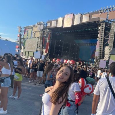 SamiraH64196384's profile picture. 🤡