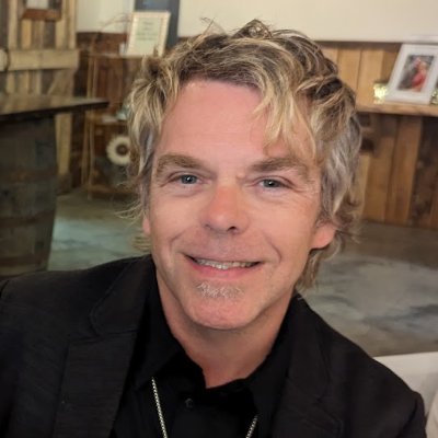 Shamanic scholar and practitioner. Happily married to my husband @arcturian444 and 1/2 of the pop music duo @concreteshamans