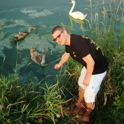 Witold98146768's profile picture. 