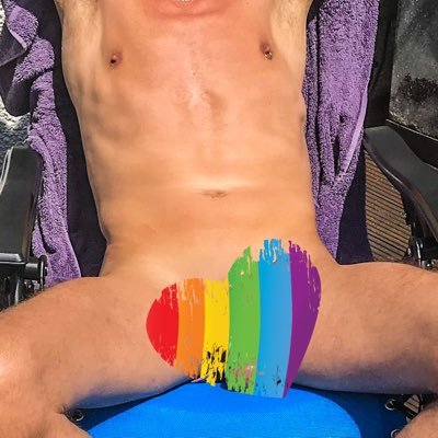 A Gay guy that loves and lives life the best I can. Love getting my kit off when the weather is kind, and ambling along the beach naked. Explicit content 😉