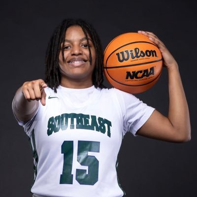 Southeast Raleigh Magnet High School/Carolina Dream basketball/co’25/5’7 SG/F/3.3 GPA/Located in Raleigh NC kaylalag28@gmail.com