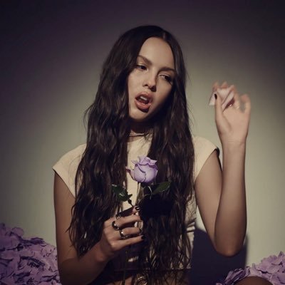 soapnow13's profile picture. i can’t help it baby | eras 5/19 guts 3/8