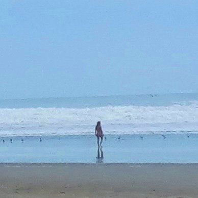 Soy un joven como cualquiera, amante de la naturaleza, naturista desde siempre y asiduo asistente a la única playa naturista nudista de Perú 🌊🤙