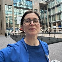 Anna Hofmann (@aniahofmann) 's Twitter Profile Photo Anna Hofmann (@aniahofmann) 's Twitter Profile Photo