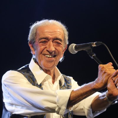 Ahmet Edip Akbayram, Türk müzisyen.