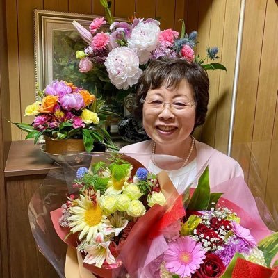 CUjaDDWhWBhaDVB's profile picture. 元明石市議会議員 賢明女子学院短期大学 英語科卒業1973年 三菱 重工業（株）神戸造船所 （1973～1976年） 夫・ 二男一女 （ それぞれ結婚し、孫が5人です） 趣味はパン作り、絵画鑑賞etc.