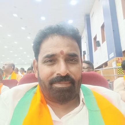 poovaithan17410's profile picture. 