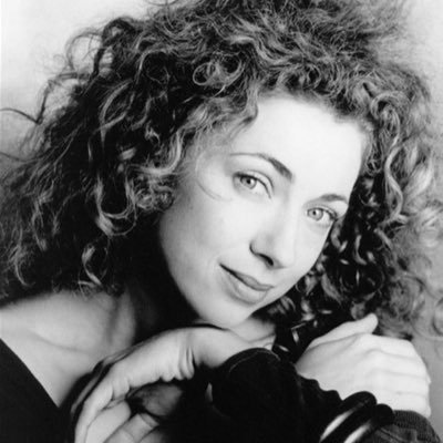 Kinglet, Diehards for Main, 👸👸obsessive mess….                                  “Alex Kingston: Your dishwasher is safe with her”