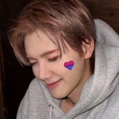 (20↑, she/they) Minhee syndrome - instead of brain there is Kang Minhee