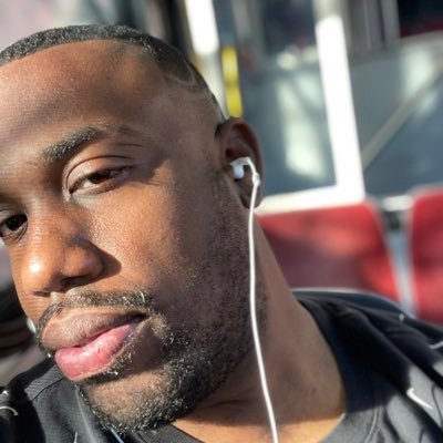 I’m Marcus I’m a barber I’m single but I will find my partner in crime I’m from San Diego California and born here I’m looking for clients to 💈