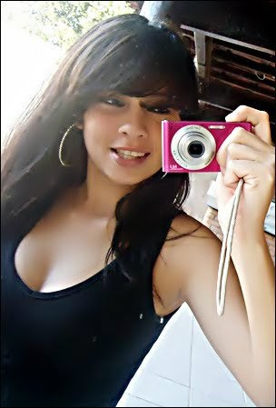‎Apesar de todas as tempestades, todos os tropeços, todas as lágrimas a gente sempre tem que acreditar que algo bom está vindo por ai.