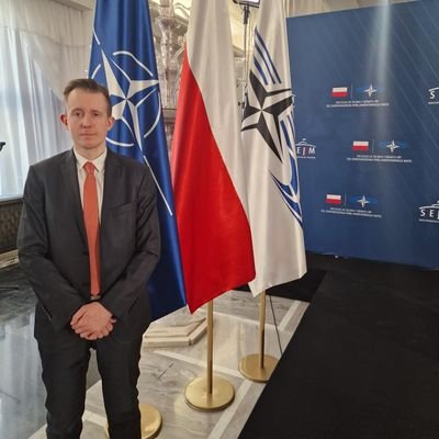 NATO Research Fellow at @OSW_pl @OSW_eng
Formerly: US foreign policy & domestic politics @IEuropy @CentreIntIni | @JagiellonskiUni alum; private views