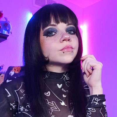 Panic_Keyryn's profile picture. Silly lady.☆ Twitch streamer. 
Gamer.
Pastry chef. ♡