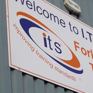 ITS_UK_Cardiff's profile picture. Quality, affordable fork lift operator and instructor training in Cardiff and across south Wales - 24/7!