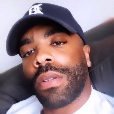 Black and Bearded Creator/Host of Nude Radio with Kenny Heflin STREAMING EVERYWHERE YOU CAN HEAR A PODCAST!!!!  https://t.co/XhNNSh582Q