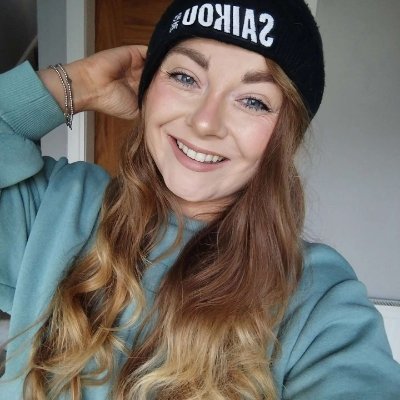 Community Manager for @askathegame - @Thunderfulgames | 
sometimes content creator | she/her |
poogestreams@hotmail.com | Glasgow, Scotland | Views are my own.