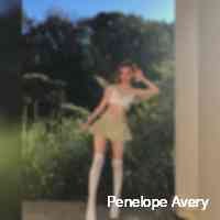 averypenelopee's profile picture. New York | London 
white space, black stars