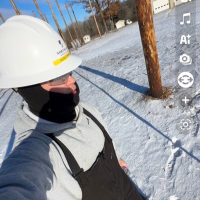 august90408813's profile picture. 