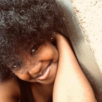 MohlominyanaMph's profile picture. 