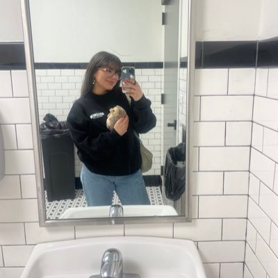 Genehhsis's profile picture. alive is all I am 🖤