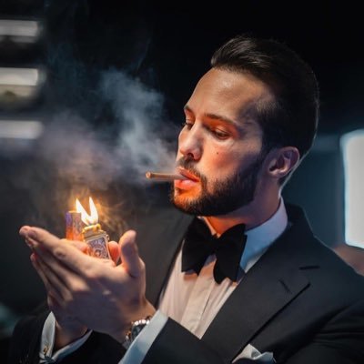 TrGolem0's profile picture. Auto-discipline est la clé du succès dans le monde des affaires.👨‍💻💰