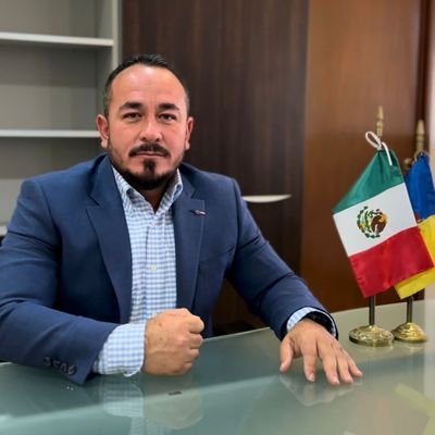 Procurador Social del Estado de Jalisco.
Hombre de familia, abogado y servidor público por vocación.