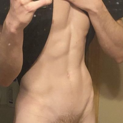 18
Chilled BWC Cashmaster.
8 inches.
6ft 2.
Straight.
Dm if my cock makes you curious.