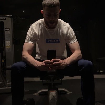 FRANZ1Ni's profile picture. Corperate schmoozing by day. Boxing by night.