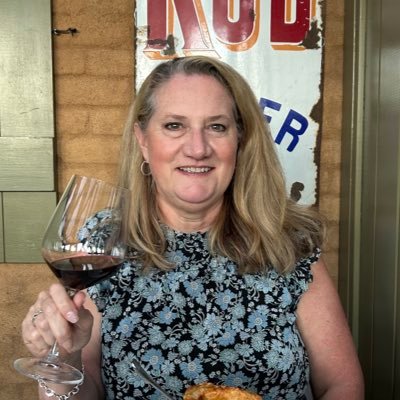 CEO @mckahnwines Livin’ the #winelife, 24/7. We’re all about the Rhône. Proud Momma of the winemaker.