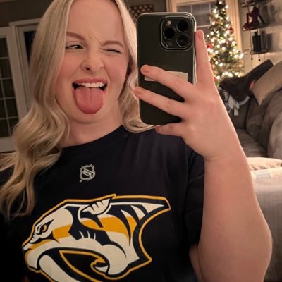 amateur hockey fan, binge reader, emergency nurse, and delusional swiftie #preds #causechaos