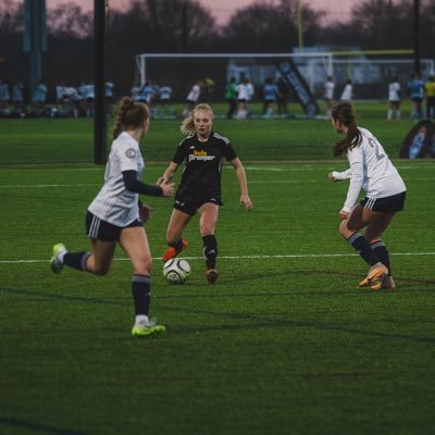 IPSC #27| Noblesville High School 26’| GPA 3.6| Noblesville Varsity soccer #9 State champ x 2 🏆🏆Pos:Midfield| Email- cayleeqc@gmail.com https://t.co/pSQ7650zOb