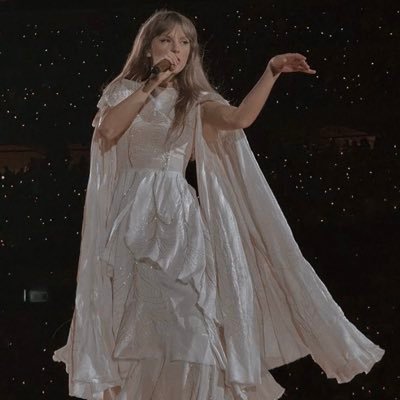 ⋆𐙚₊˚⊹♡ shimmering beautiful ⋅˚₊‧𐙚‧₊˚ ⋅ taylor, lana, 1d, harry, niall, louis, gracie, phoebe, and sabrina stan