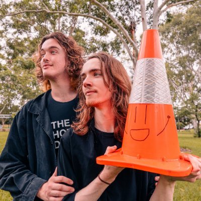 Meanjin based hard rock d̶u̶o̶ trio /
2 guys and a traffic cone / 
NEXT GIG: TOMCAT 30TH MARCH SUPPORTING CONCRETE GOLD
////////////////⬇️STREAM HEARTBREAK3R ⬇️