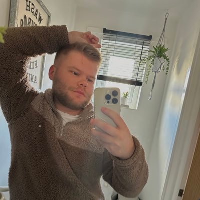 AdamRowberry100's profile picture. ask me how I got my scar ⚡️ https://t.co/dGTYLbCWIe