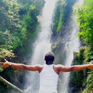 mutombozichamz's profile picture. 