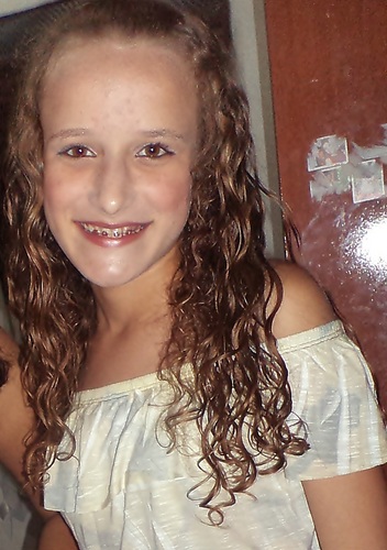 São Paulina , escorpiana, 13 anos, simpática | Alguns procuram a felicidade, outros a criam (yn .