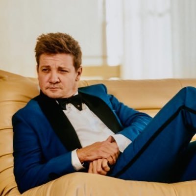 This account was made by @JeremyRenner mainly to acknowledge his fans for their love and support and might go off soon after serving its purpose 💜💜💜
