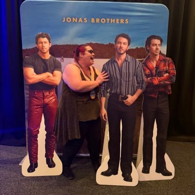 29 Have never stopped supporting the Jonas brothers. they saved my life and I just want to thank them. FINALLY AUSSIE TOUR! there are no words for myexcitement