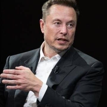 Entrepreneur
🚀| Spacex • CEO & CTO
🚔| Tesla • CEO and Product architect 
🚄| Hyperloop • Founder 
🧩| OpenAI • Co-founder
👇🏻| Build A 7-fig twitte