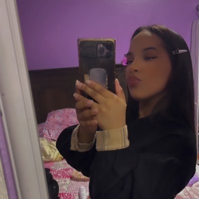 therealldiana's profile picture. Am a professional nail tech in #RI. 🇩🇴