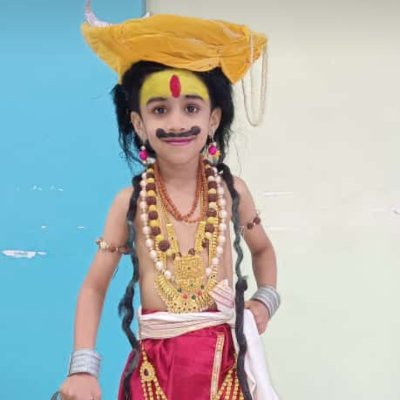 चौकस विचार करणारा, मैत्रशील, स्वच्छदी लेखक , वाचक