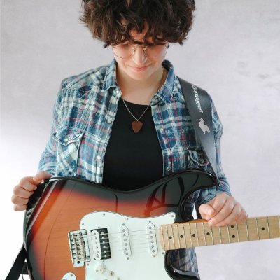 🎸Guitarist 📽️I share my music journey!
👇Links to everything👇