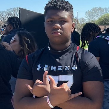 6'0 240/Student Athlete/Football Class of 2028 Schrade Middle School DL/OL ⭐️