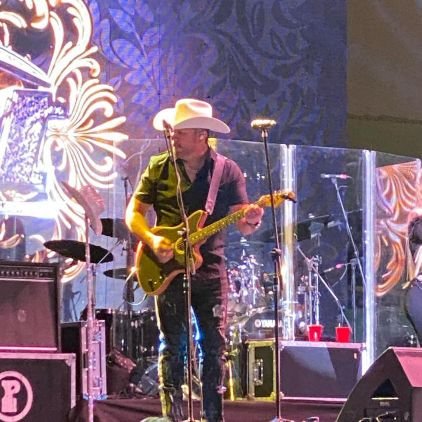 checolimite's profile picture. guitarrista, productor y uno de los fundadores del grupo LIMITE. con 27 años de carrera, ahora en el camino de la música como LMT