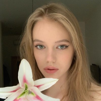 SophiaElyna's profile picture. You have to believe in yourself when no one else does.