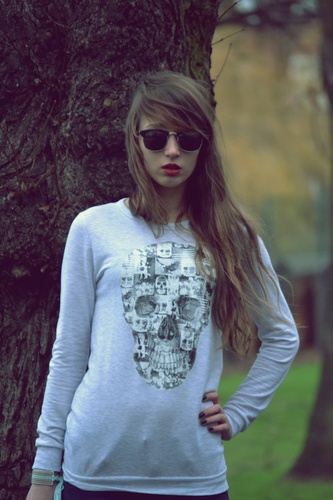 Vows are spoken
To be broken
Feelings are intense
Words are trivial. / 

peace&fashion